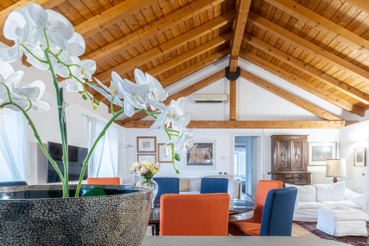 A Casa Nuccia Mansarda By Holiday Solutions Όπως Εξωτερικό φωτογραφία